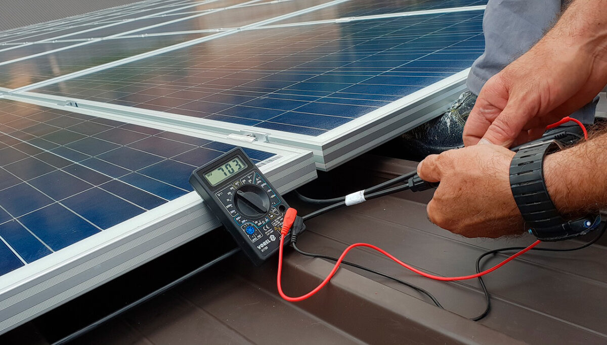 medicion en una instalacion de placa solar